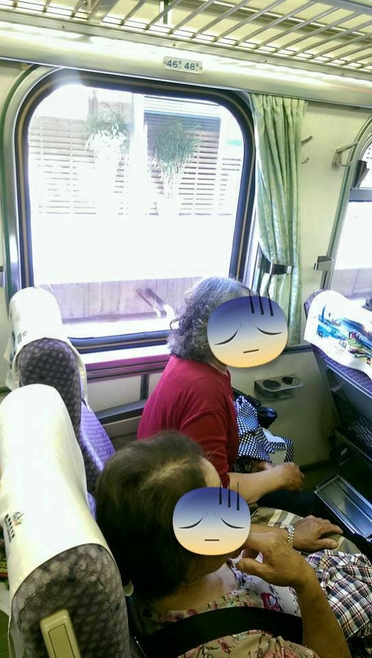 「這真的很為難...」網友懇求臺鐵不要再賣站票給老人.原因竟是因為愛心...