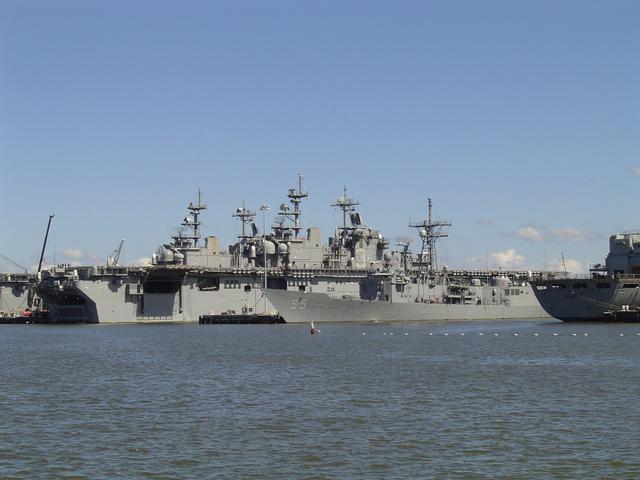 全球最大海軍基地:這裡是航母成堆的戰艦大街