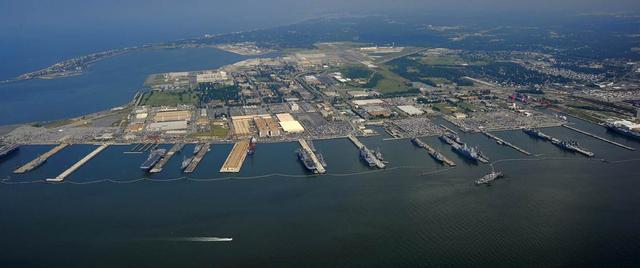 全球最大海軍基地:這裡是航母成堆的戰艦大街
