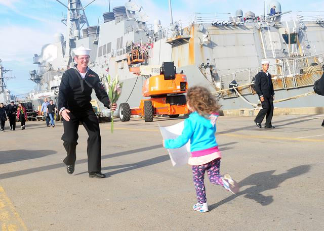 全球最大海軍基地:這裡是航母成堆的戰艦大街