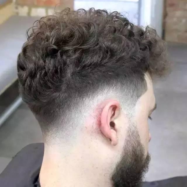 髮型 | 耍酷兩側要夠短，45種不同風格的髮型