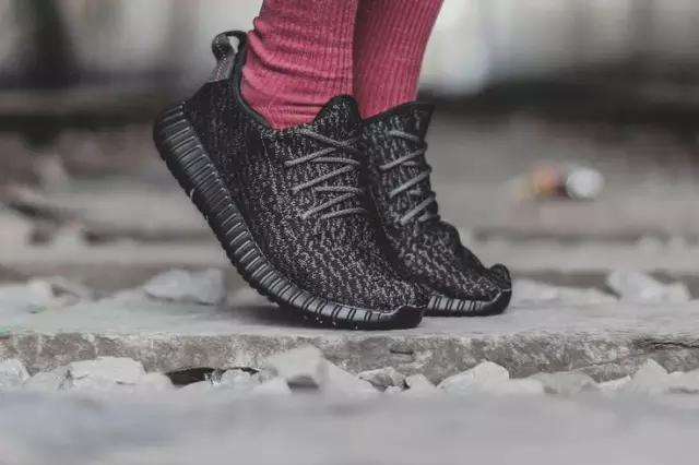 | MEN | 潮流快人一步,10雙黑色球鞋趕緊備起來