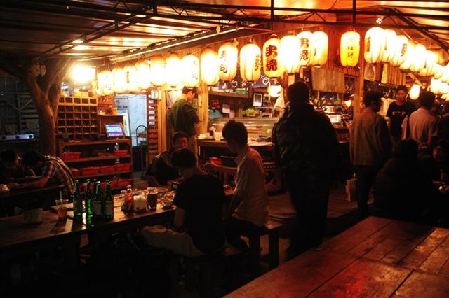 台中夜貓子最愛的7個深夜食堂,今晚你要吃哪一道?