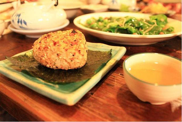 台中夜貓子最愛的7個深夜食堂,今晚你要吃哪一道?