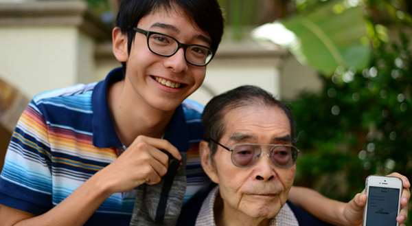 孝心推動天才的誕生！為了不讓爺爺走失，15歲少年設計出讓美國人驚嘆的溫暖發明~