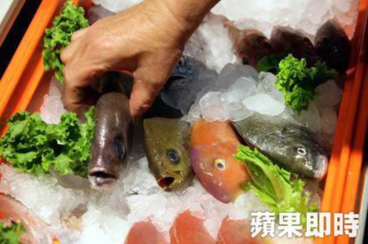 不過吃個海鮮 怎麼會差點少兩條腿