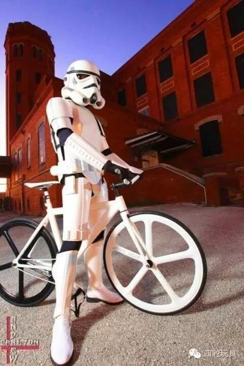 這才是正宗的「星戰」范兒!無敵暴風兵戰車大合集,想不到最後那輛車...你看了笑到下巴掉下來