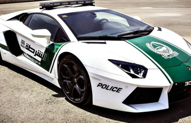 全球 10 大最速警車一次看完!看完都想去杜拜當警察了!