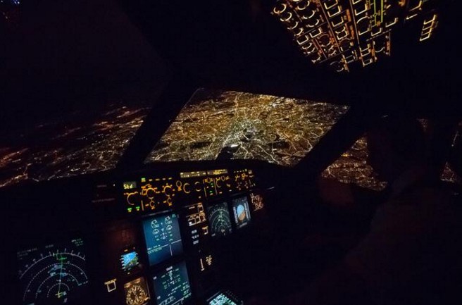 飛機上的水喝不得?國外網友大爆秘辛 說出18個關於搭飛機的「骯髒小秘密」....