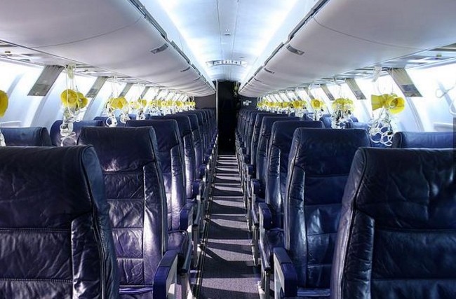 飛機上的水喝不得?國外網友大爆秘辛 說出18個關於搭飛機的「骯髒小秘密」....