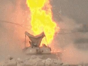 坦克殉爆到底有多可怕？炮塔被掀飛，車組人員瞬間燒成焦炭！