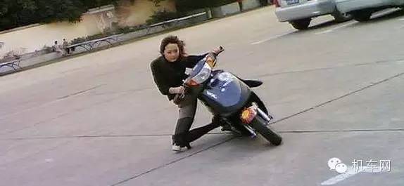 學霸是如何學習摩托車壓彎的 第二集