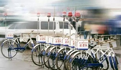 警界最強超跑! 除了阿布達比1900萬的超跑,各國警車技術到底哪家強?最後一個是團購的吧....