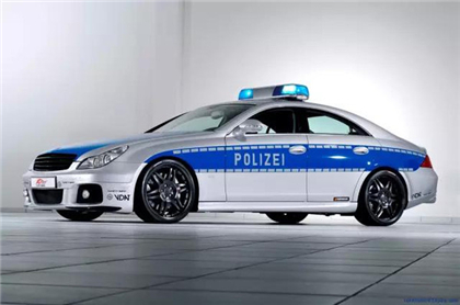 警界最強超跑! 除了阿布達比1900萬的超跑,各國警車技術到底哪家強?最後一個是團購的吧....