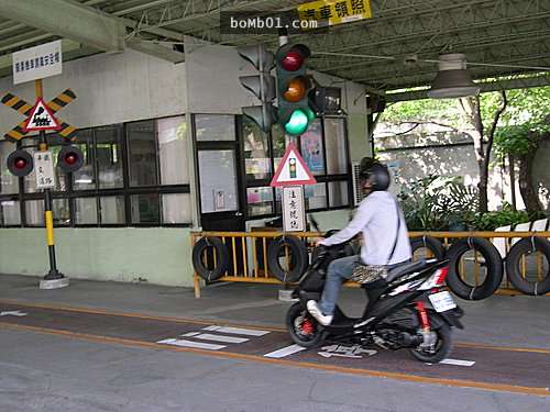 2016年考駕照將因為這「4大新制」變難考,汽機車族看到這資訊都想哭了吧