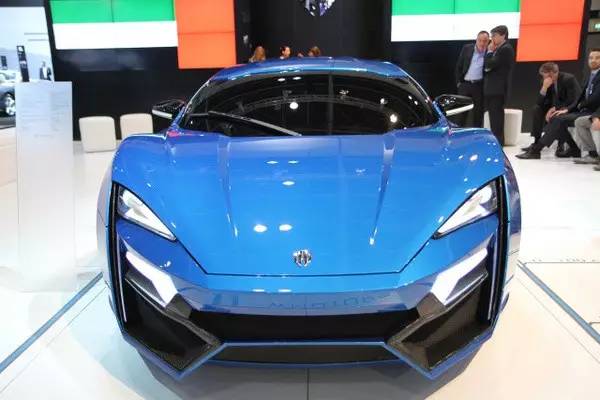 這才算真正的高級豪車,價值「5 億」新台幣!一個燈買一輛勞斯萊斯 ,一個輪胎買兩台法拉利....