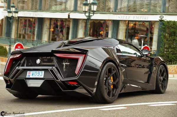 這才算真正的高級豪車,價值「5 億」新台幣!一個燈買一輛勞斯萊斯 ,一個輪胎買兩台法拉利....