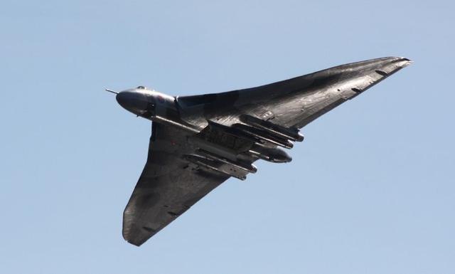 全球戰略轟炸機中的奇葩:英國「火神」大型三角翼設計嘆為觀止