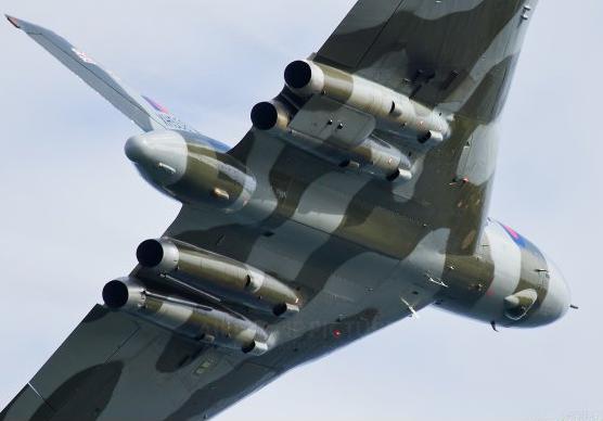 全球戰略轟炸機中的奇葩:英國「火神」大型三角翼設計嘆為觀止