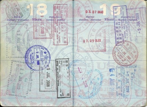 【常出國的朋友請注意!】千萬別讓PASSPORT有這4種狀況… 否則你分分鐘上不了機或出不到國!( ⊙ o ⊙ )