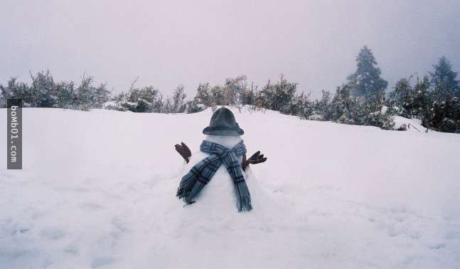 霸王寒流的影響下各地瑞雪紛飛,一片雪白的美景讓人不敢相信自己在台灣啊!