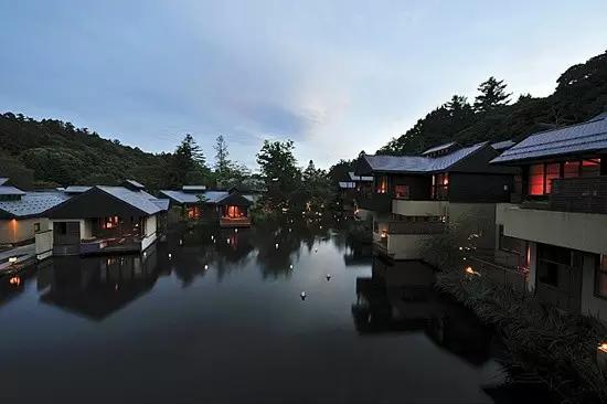 日本這個地方美得像仙境,天皇和約翰列儂都愛去度假!