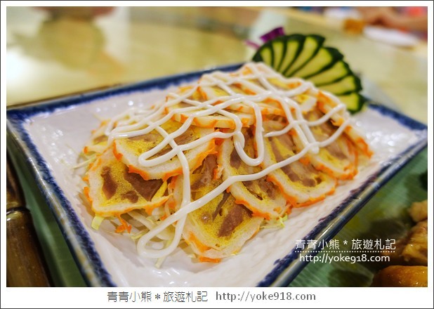 埔里水上旋轉餐廳，餐廳浮在水面上而且還會慢慢旋轉哦，自以為是摩天輪