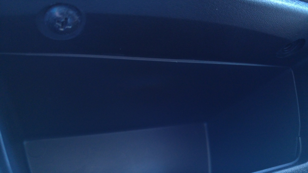 DIY 穩穩的 tablet holder!!!板電腦尺寸太大,無法像手機一樣放在車上充當GPS導航器或娛樂系統使用?