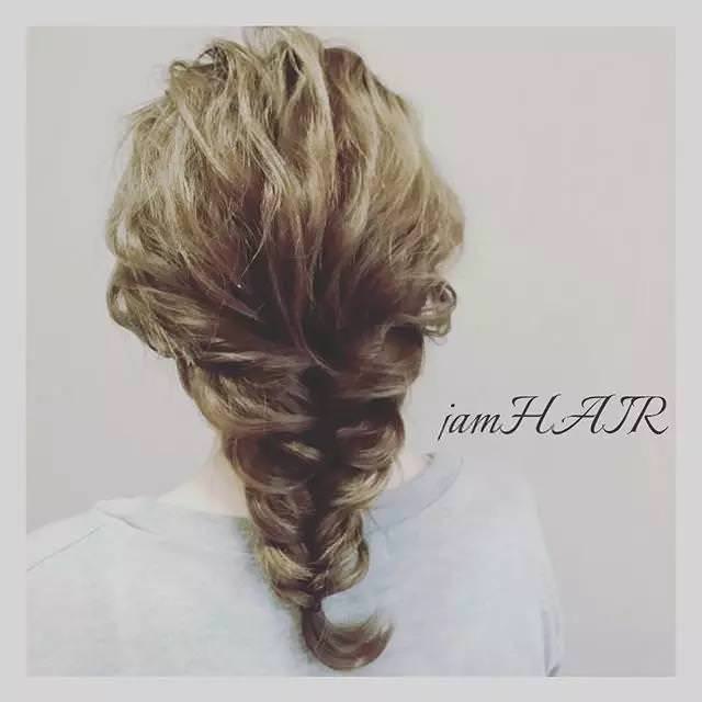 【女生必收藏20款❤髮型】不要再扎馬尾!新年這樣扎頭髮更有特色, 一定不會跟人家「撞發