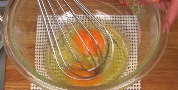 簡單到尖叫!好吃到破表!20分鐘學會做超好吃的牛奶布丁!孩子吃完都乖乖聽話了...