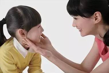 在孩子面前管好自己的嘴,這些話千萬不能對孩子面說!