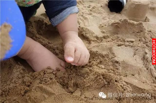 4歲孩子玩沙子時竟然做了「這種事」!媽媽當場被激怒...後悔已經來不及了! ...