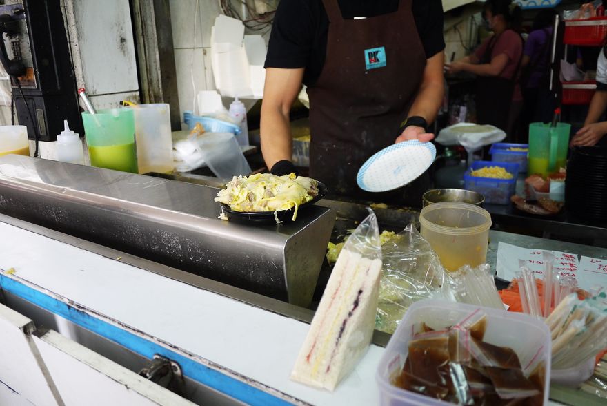 【台南】中西區 吐司吐司早餐店 食尚玩家推薦*排隊就為了人氣美食薯泥起司蛋餅♥♥♥