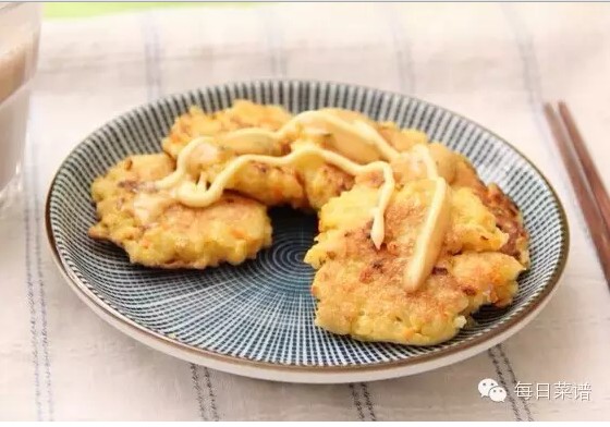 把米飯煎成餅，香噴噴最誘人，再也不怕有剩飯了！！