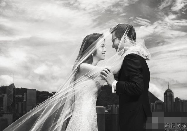 吳奇隆、劉詩詩婚紗照曝光,那些明星同款婚紗你最喜歡哪個