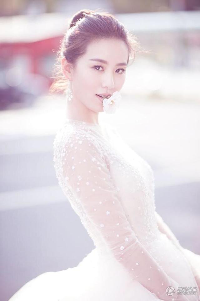 吳奇隆、劉詩詩婚紗照曝光,那些明星同款婚紗你最喜歡哪個