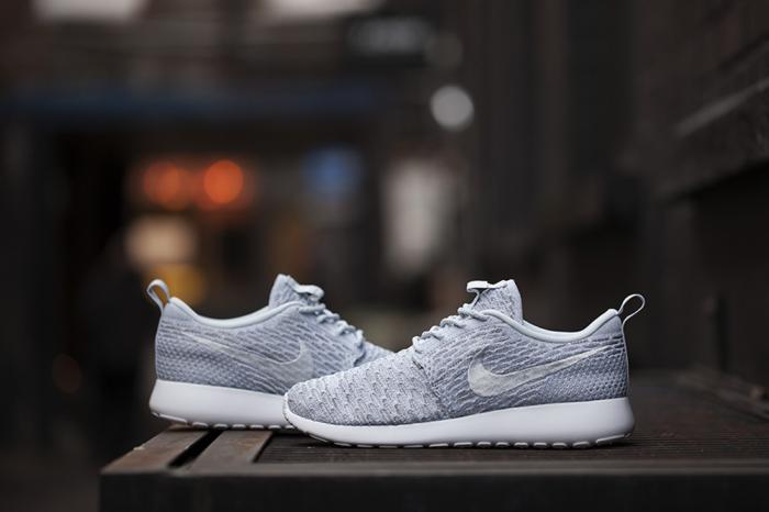 你的世界不只是黑和白，灰色的 sneakers 也可以是王道！！！