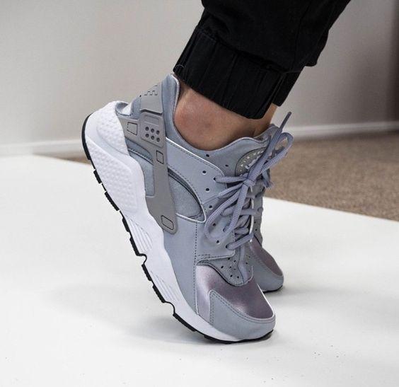 你的世界不只是黑和白，灰色的 sneakers 也可以是王道！！！