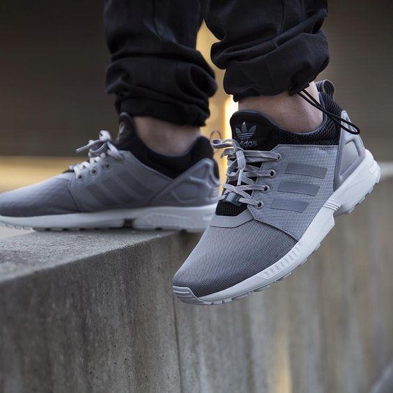 你的世界不只是黑和白，灰色的 sneakers 也可以是王道！！！