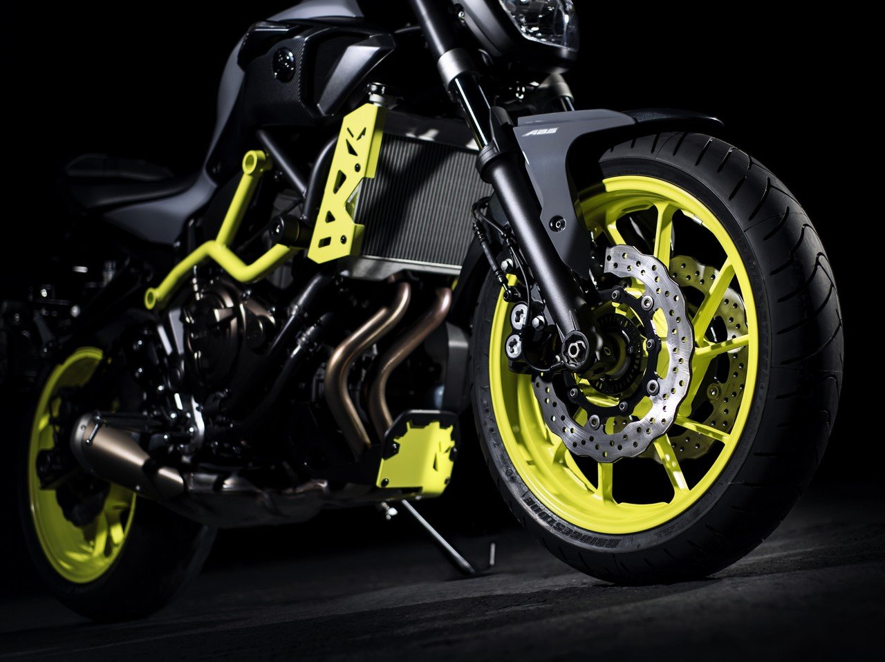 螢光潮味。2016 YAMAHA MT-07 Night Fluo特飾版 新色亮相