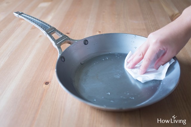 越用越不沾的秘密！鐵鍋簡易開鍋養鍋法