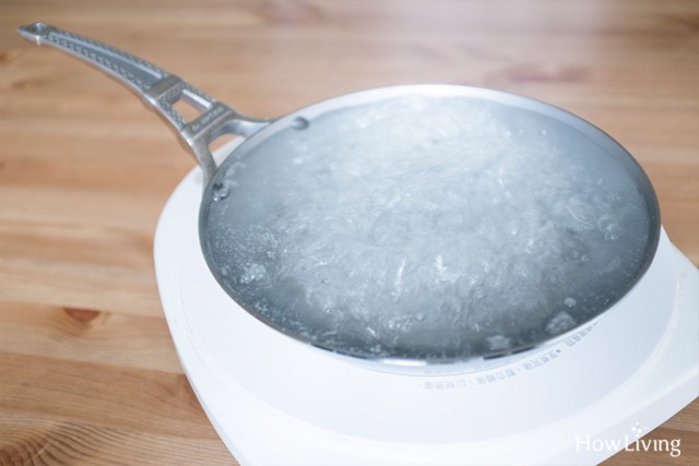 越用越不沾的秘密！鐵鍋簡易開鍋養鍋法