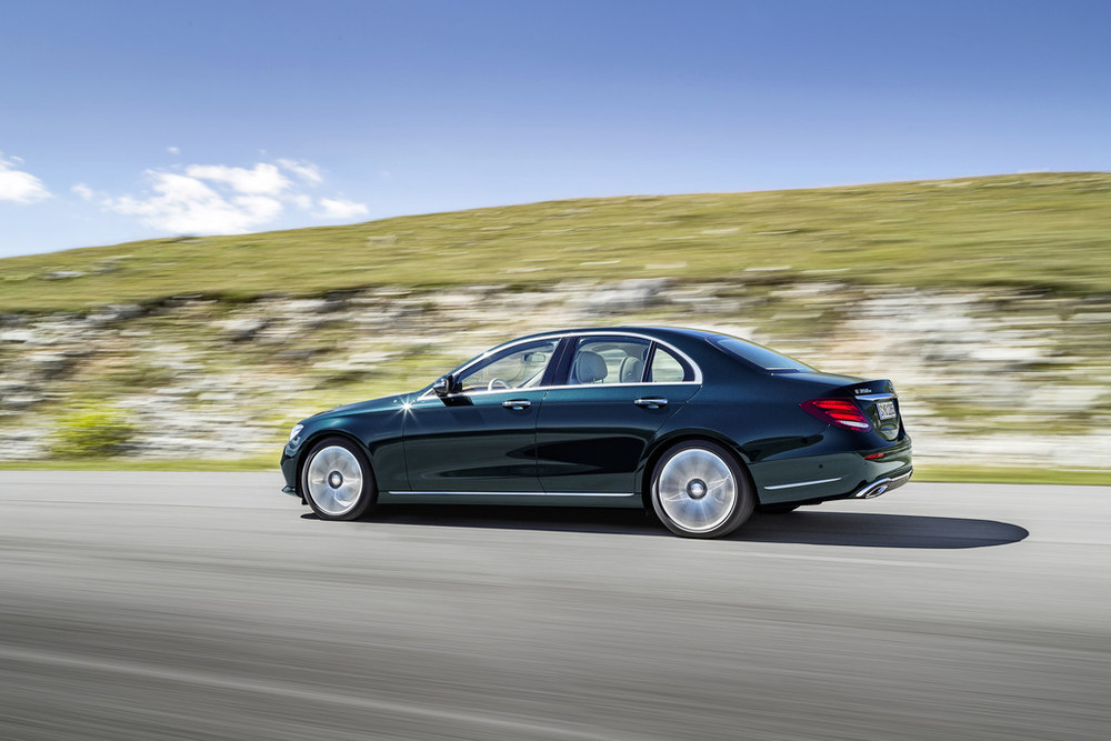 勁爆！期待已久的 2016 Mercedes-Benz E-Class 真實照片正式曝光！