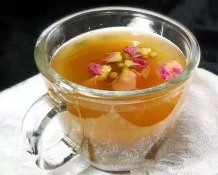 她自從每天開始喝"這一杯"後,不只腋下、頭皮,甚至全身上下都散發香氣,讓男友迷戀到不行...再也不用花大錢買香水了!!!