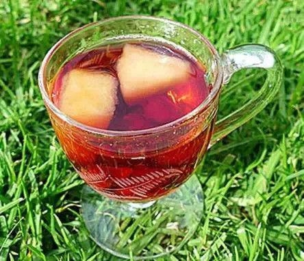 她自從每天開始喝"這一杯"後,不只腋下、頭皮,甚至全身上下都散發香氣,讓男友迷戀到不行...再也不用花大錢買香水了!!!