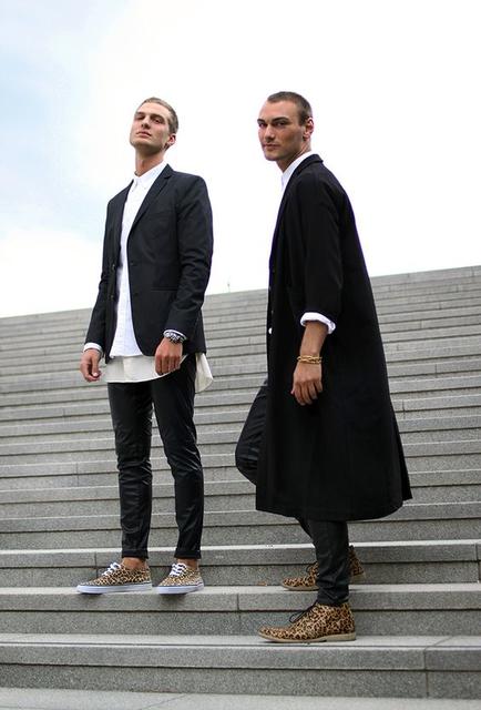 誰說只能上班穿？一件「白襯衫」變化出3大日常穿搭法！