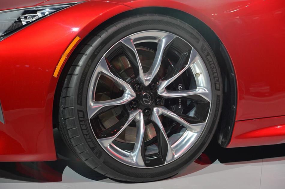 Lexus LC 500 跑車強勢登場!終極戰士再度征服2016北美底特律車展!0 到 100 km/h 4.5 秒!