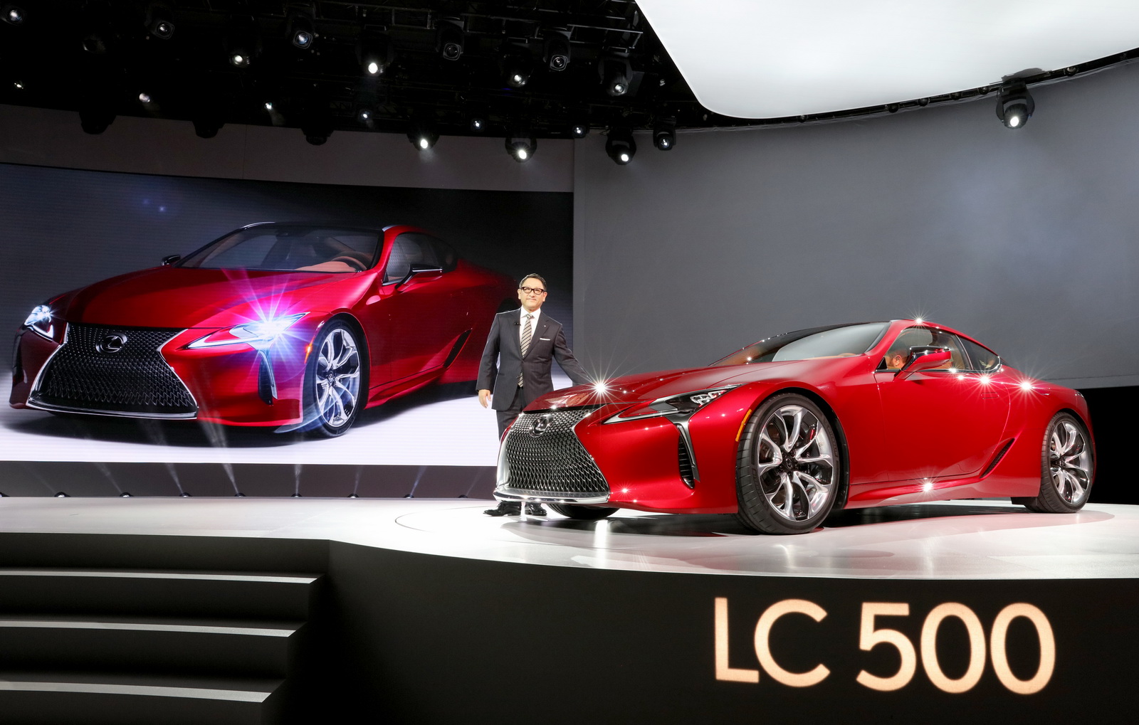 Lexus LC 500 跑車強勢登場!終極戰士再度征服2016北美底特律車展!0 到 100 km/h 4.5 秒!