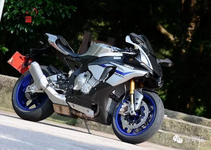 《萬眾矚目》為賽道而生，山葉 YZF-R1M摩托車!