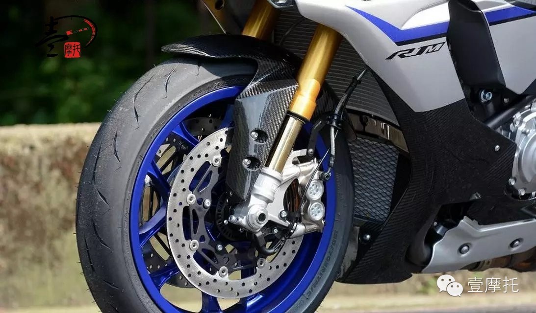 《萬眾矚目》為賽道而生，山葉 YZF-R1M摩托車!